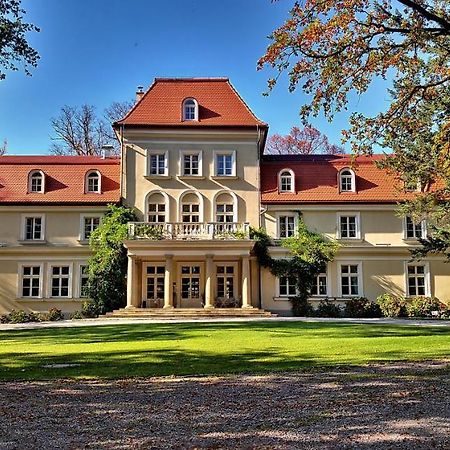 Dwór Sieraków Exterior foto