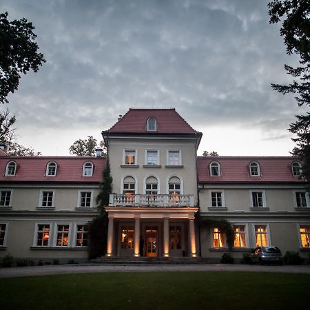 Dwór Sieraków Exterior foto