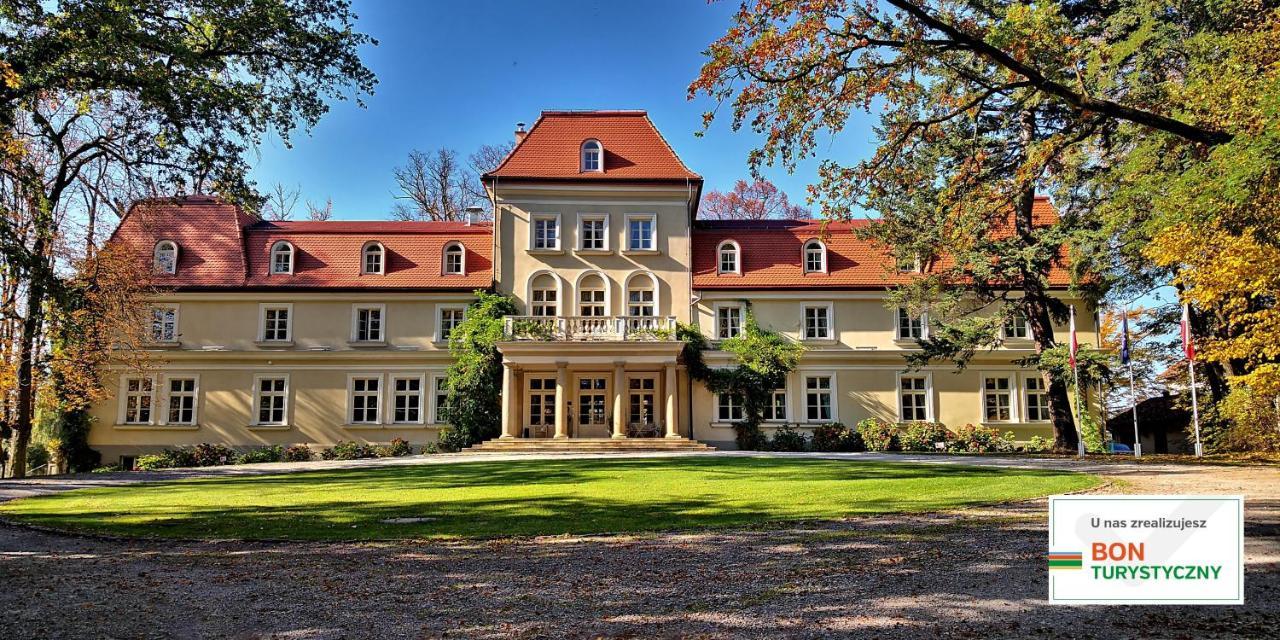 Dwór Sieraków Exterior foto