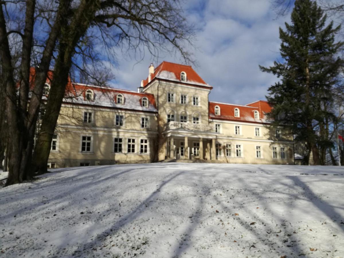 Dwór Sieraków Exterior foto