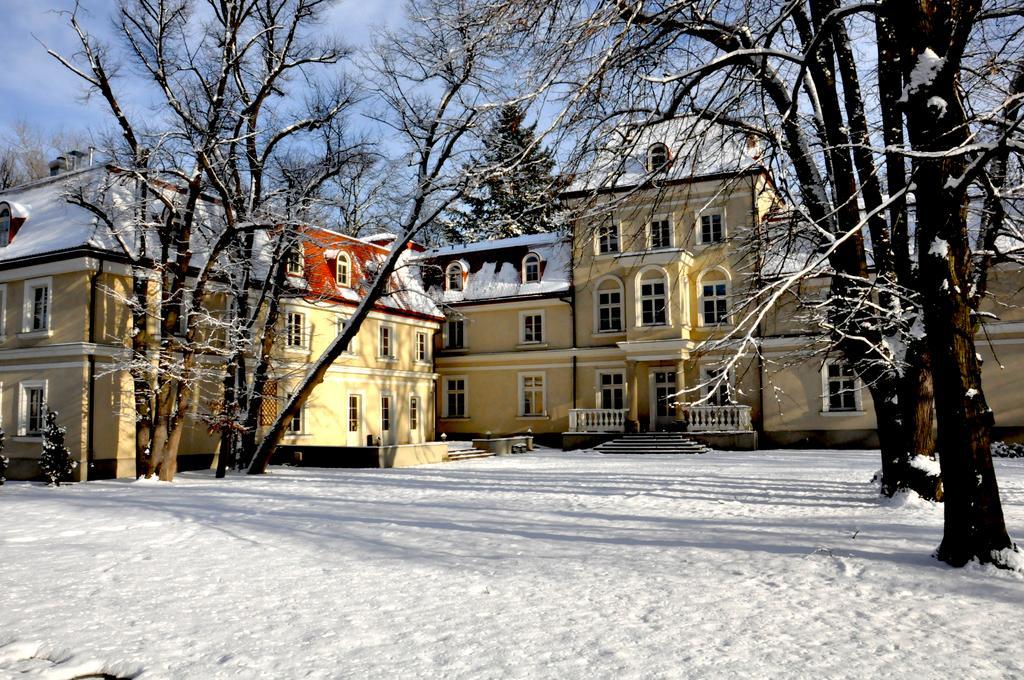 Dwór Sieraków Exterior foto