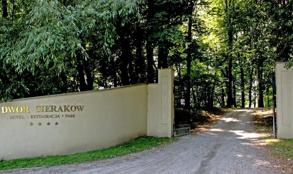 Dwór Sieraków Exterior foto